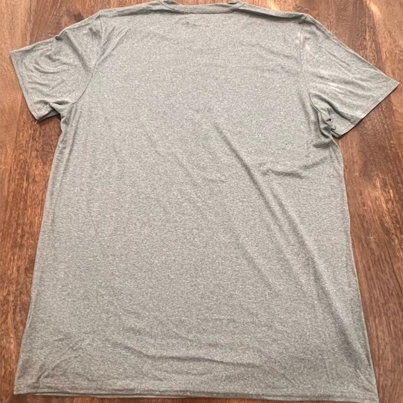 San Antonio Spurs Basketball Gray Men’s Shirt Size Large NWOT - Picture 5 of 5